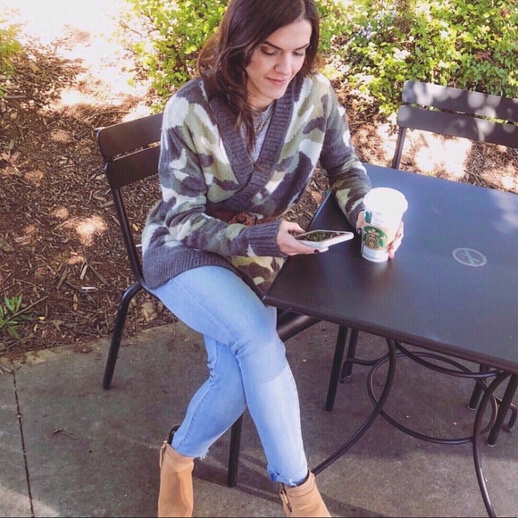 universal thread camo cardigan